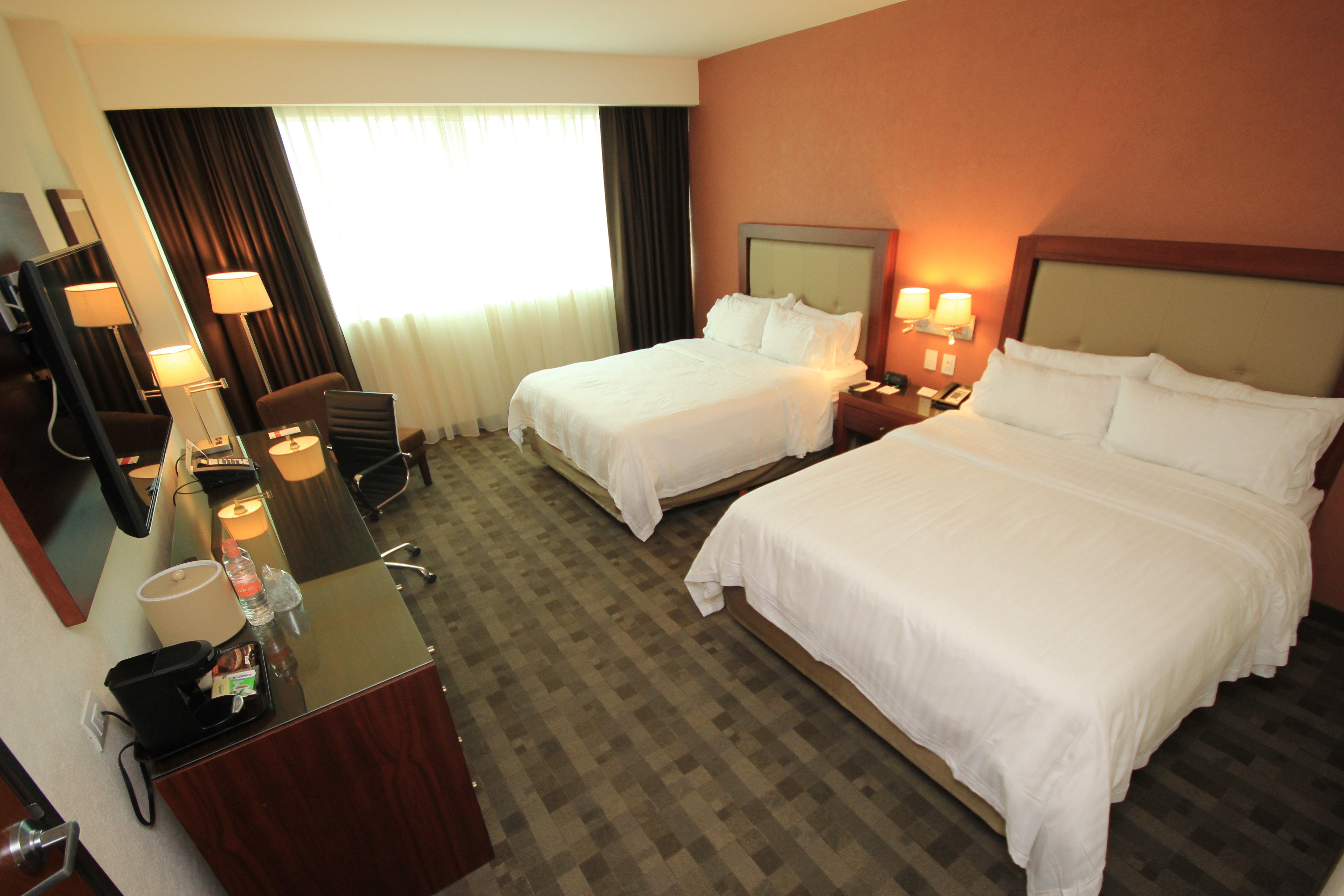 Holiday Inn & Suites Plaza Mayor By Ihg León de los Aldamas Extérieur photo