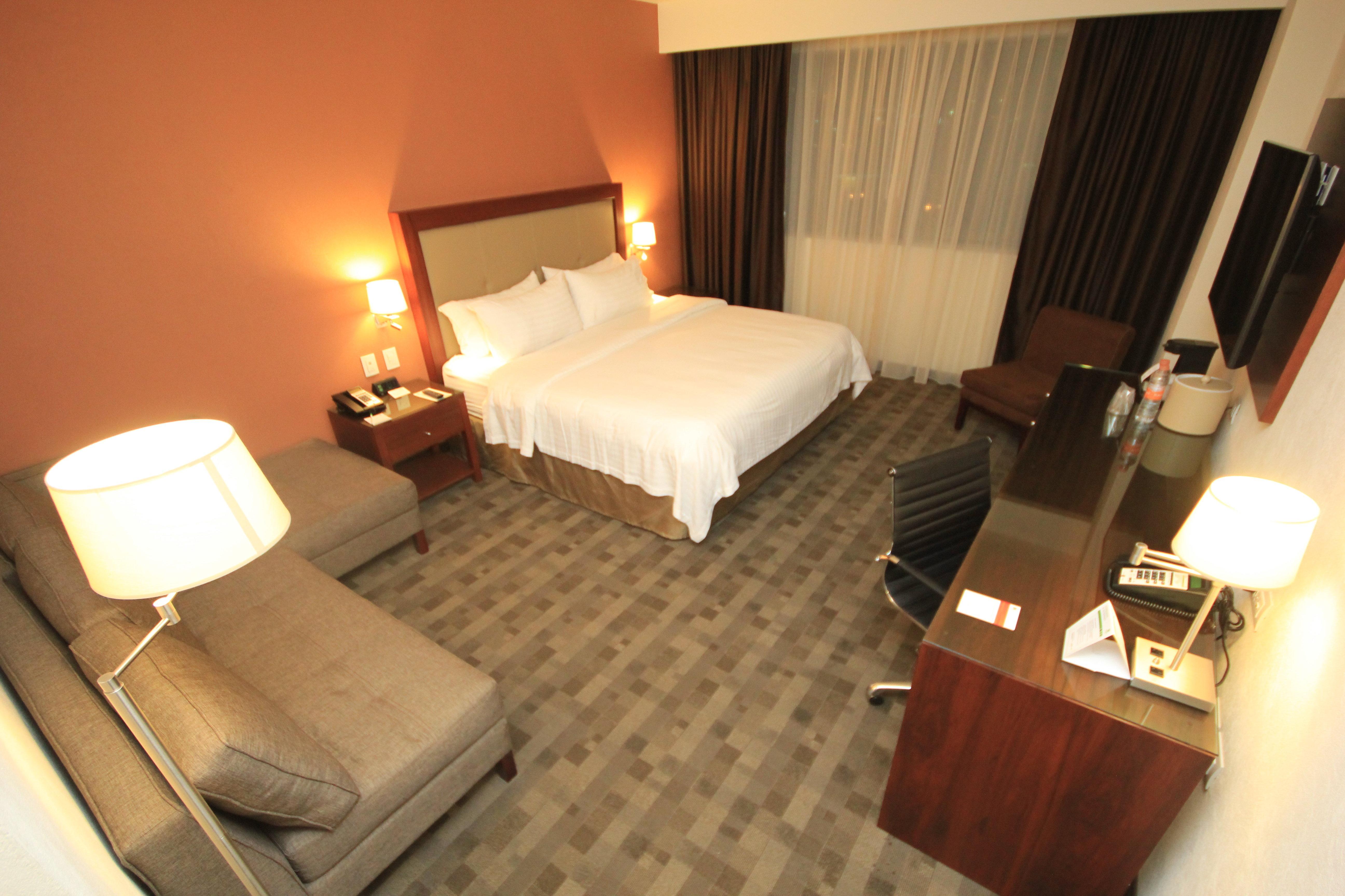 Holiday Inn & Suites Plaza Mayor By Ihg León de los Aldamas Extérieur photo