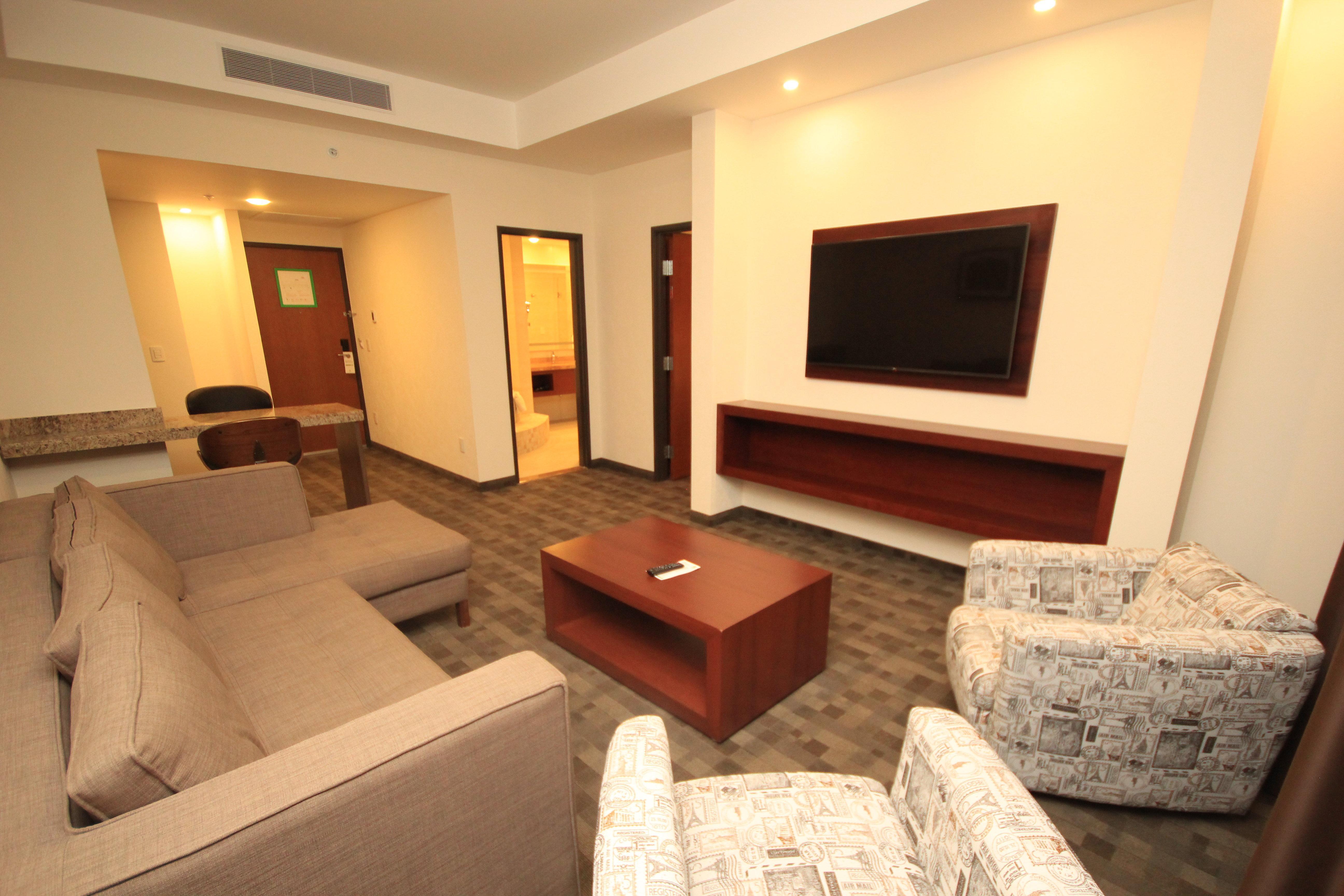 Holiday Inn & Suites Plaza Mayor By Ihg León de los Aldamas Extérieur photo